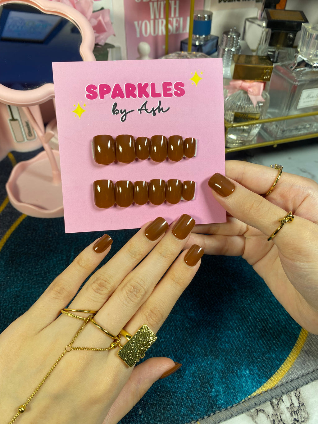 Chocolate brown nails 🤎 ( free application kit )