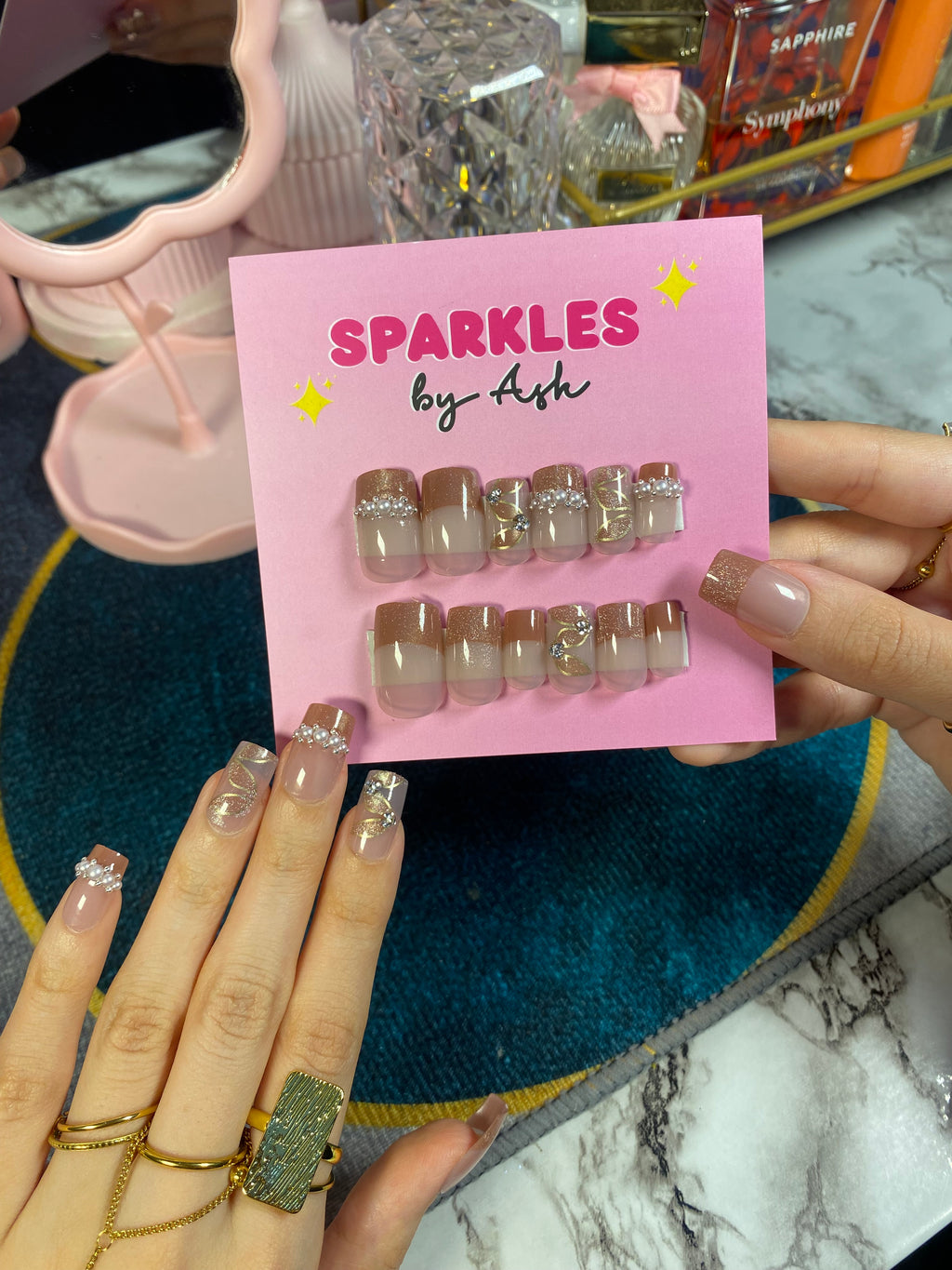 Cat eye glittery brown 💅 ( free application kit )