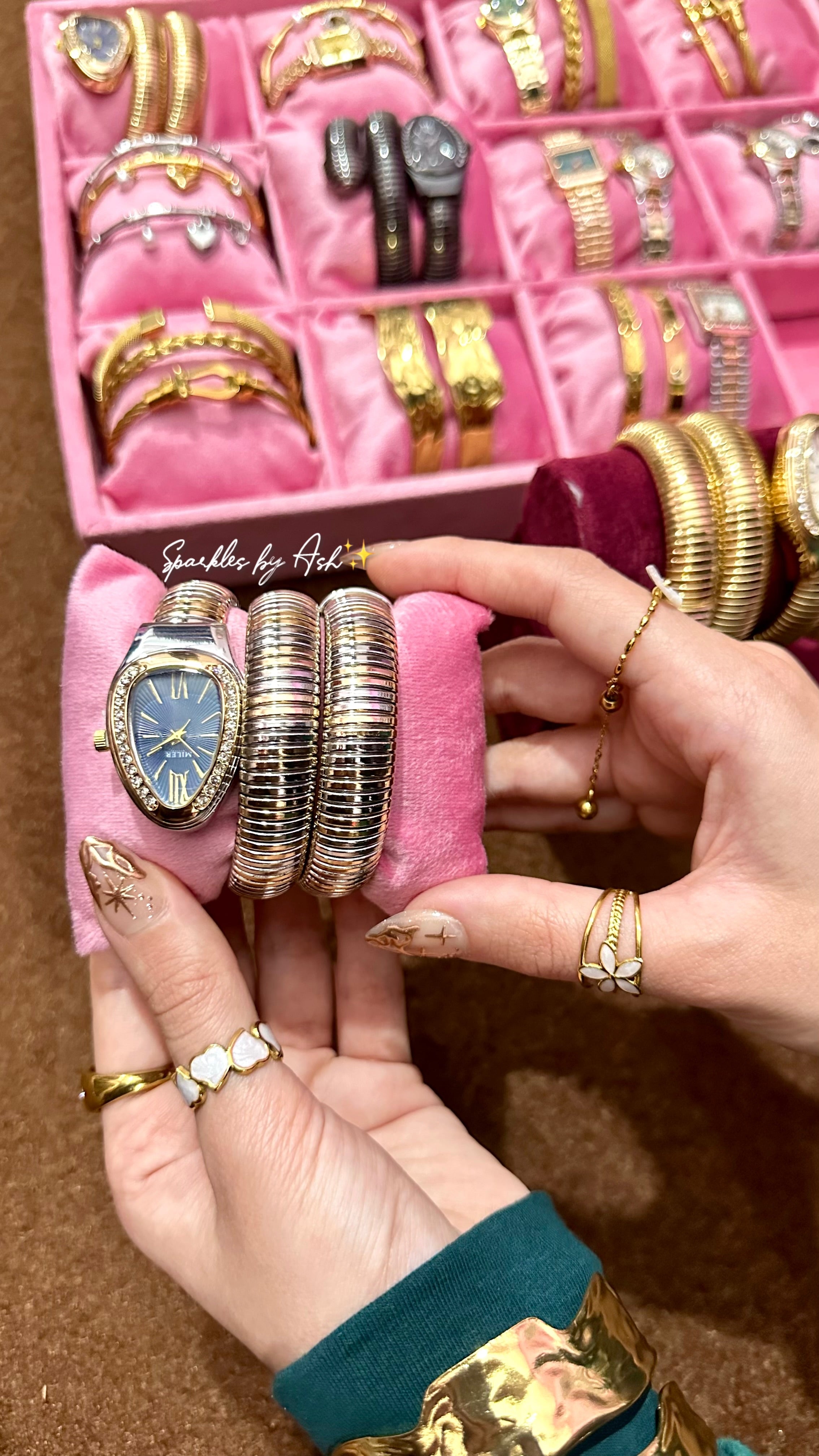 Luxury ribbed snake watch