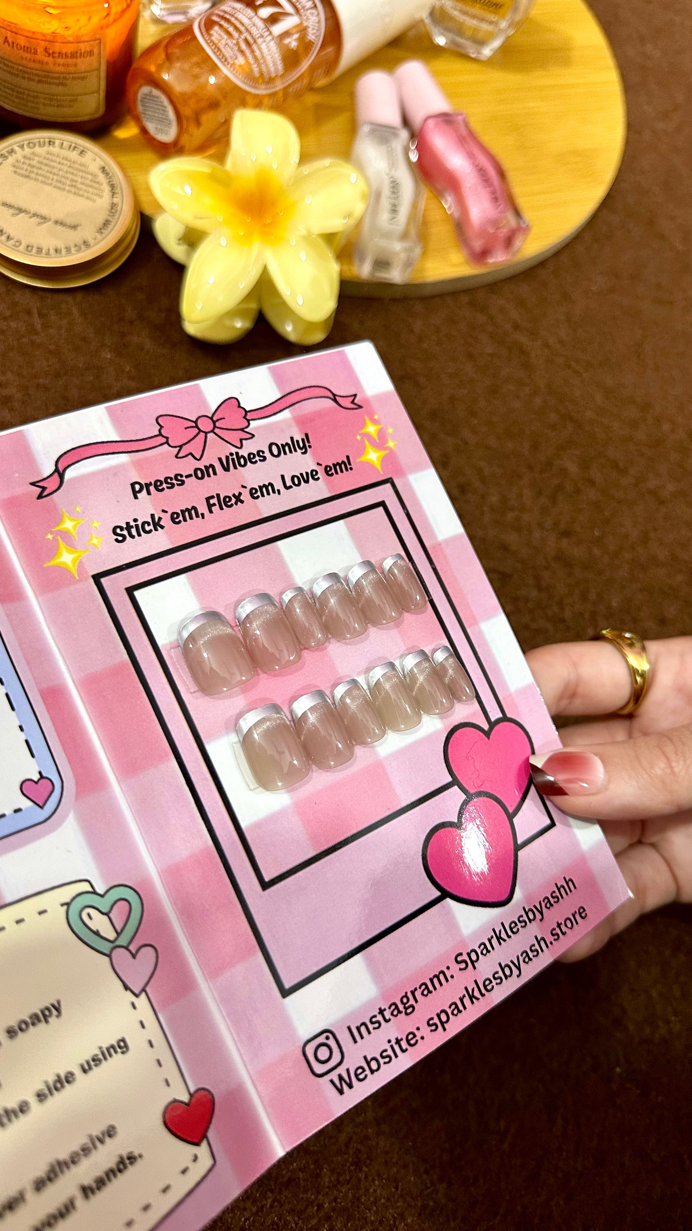 Soft silver nude cat eye 💕