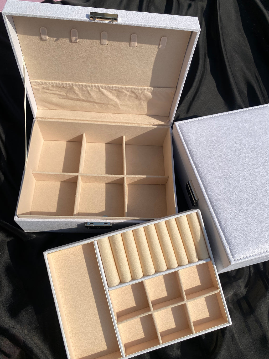 Dual-layer jewellery organiser with lock 🎀 ( white )