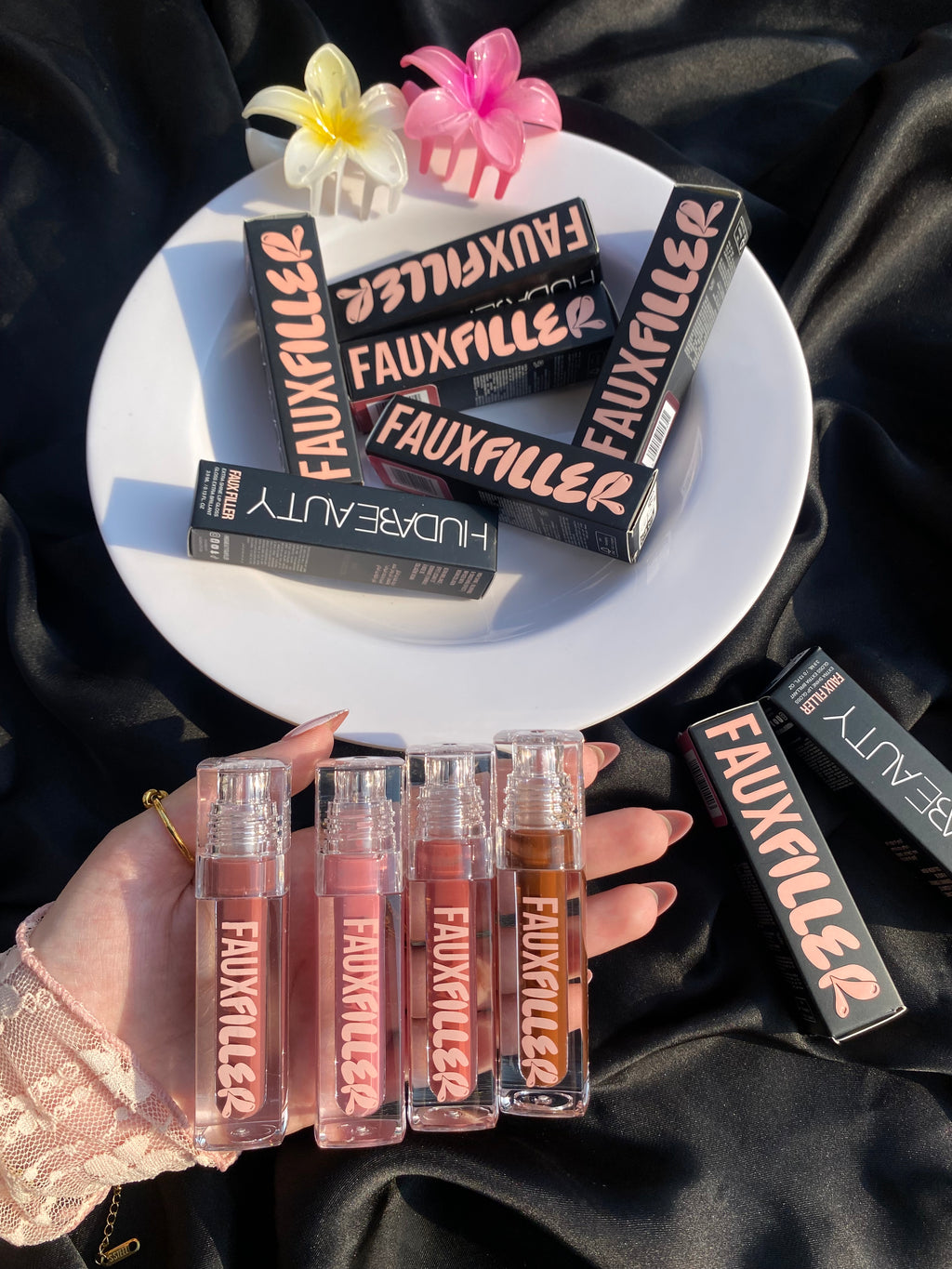 Huda beauty fauxfiller extra shine gloss 🎀