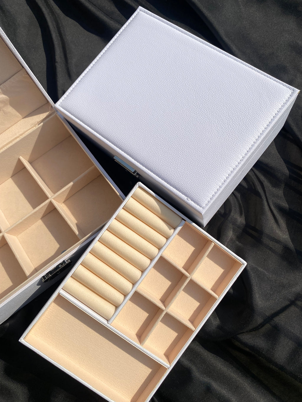 Dual-layer jewellery organiser with lock 🎀 ( white )