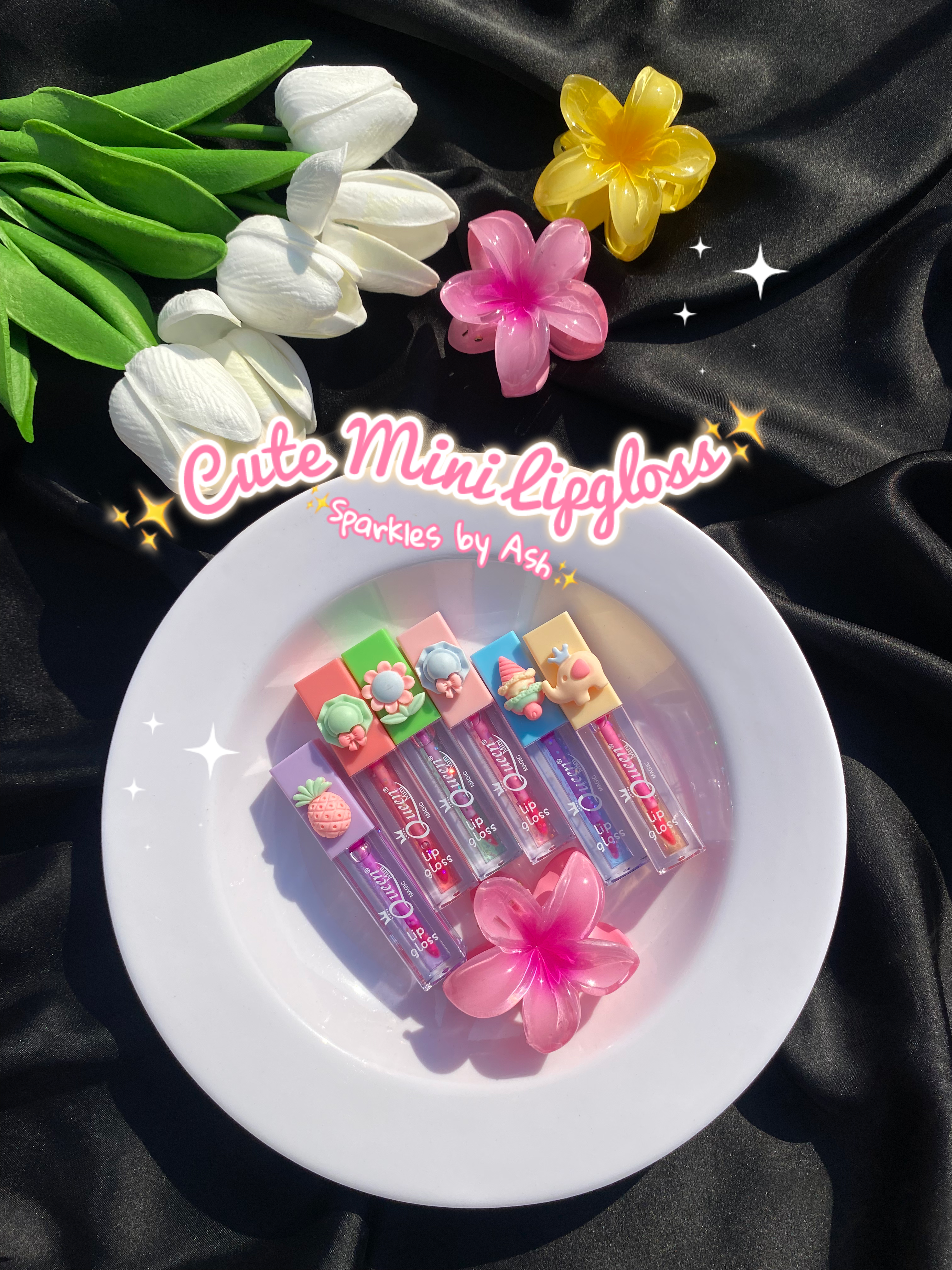 Cute mini charm lipgloss 💕( random charm )