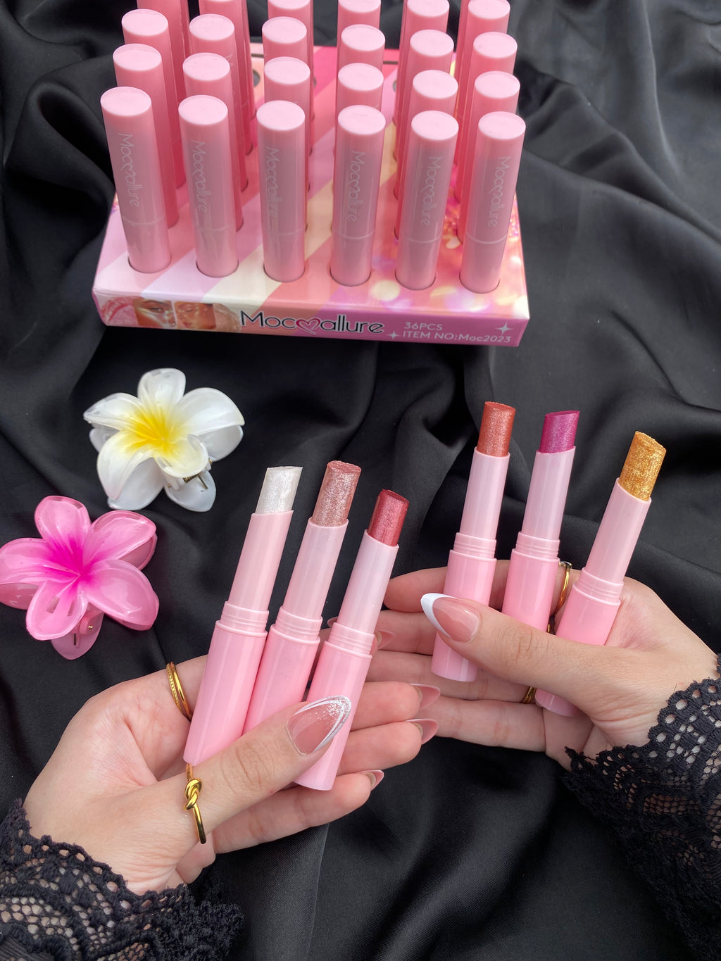 Eyeshadow and highlighter glitter sticks ✨