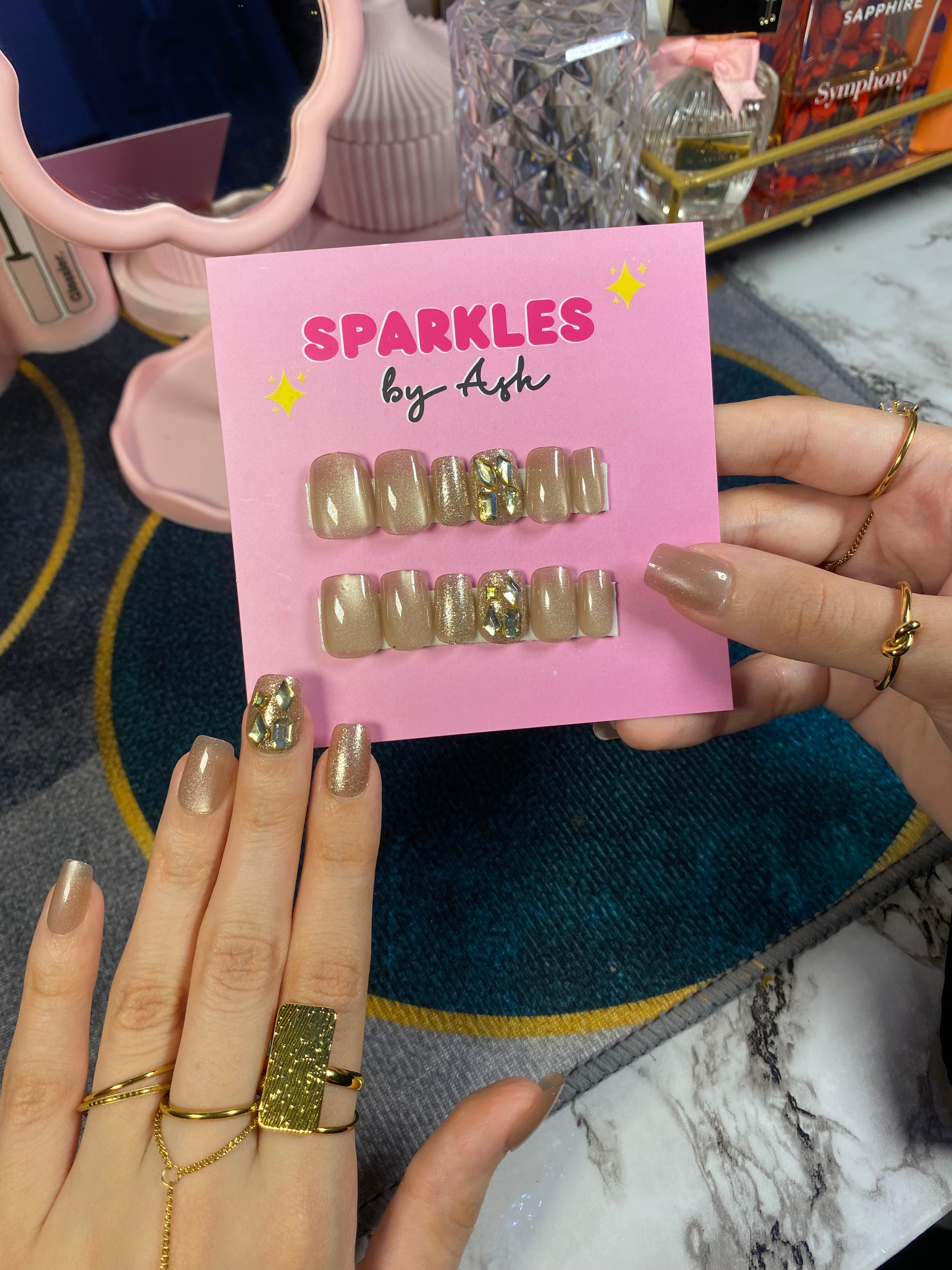 Shimmery cat eye nails 💅( free application kit )