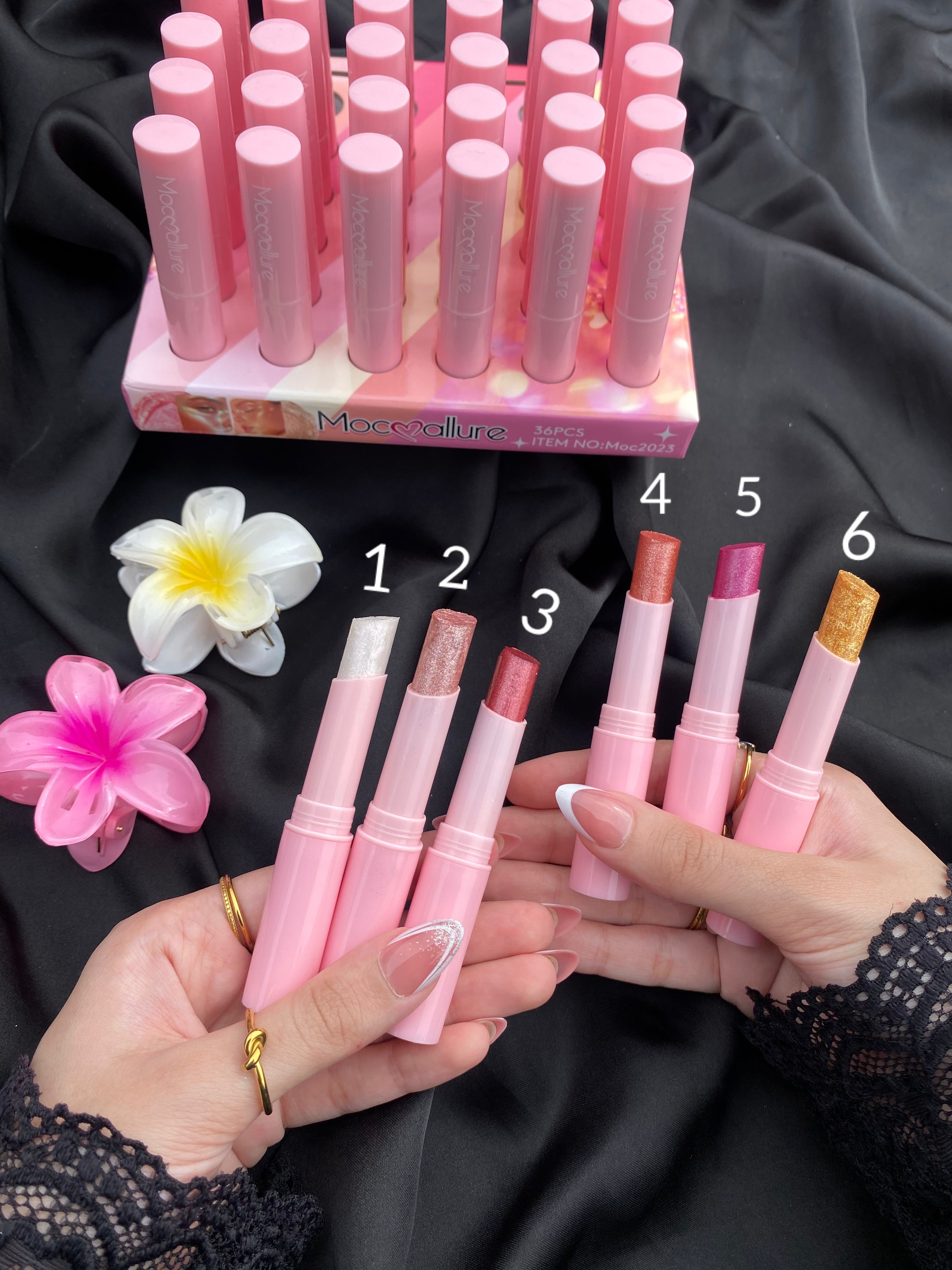 Eyeshadow and highlighter glitter sticks ✨