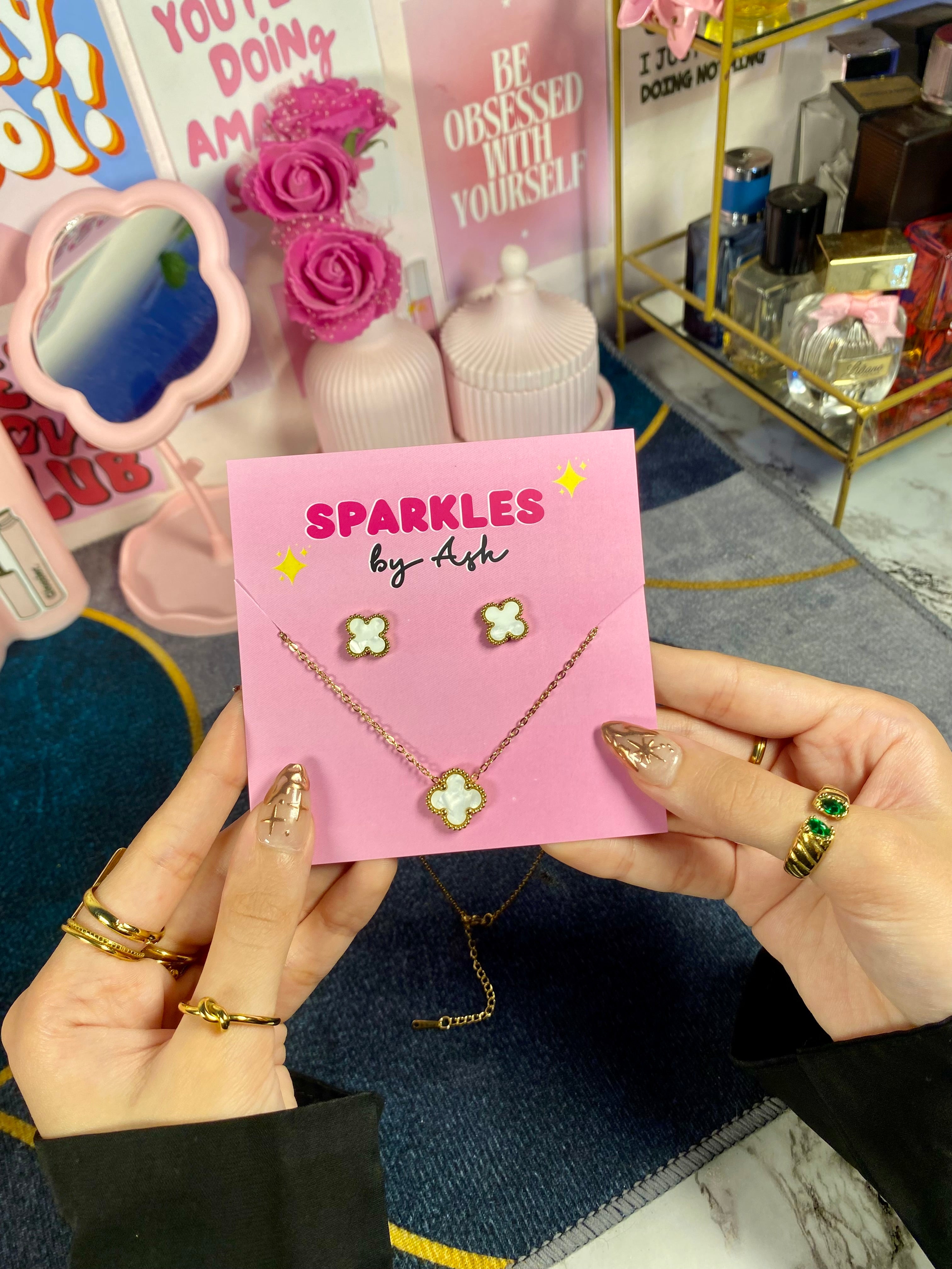 White clover set ( studs + necklace )