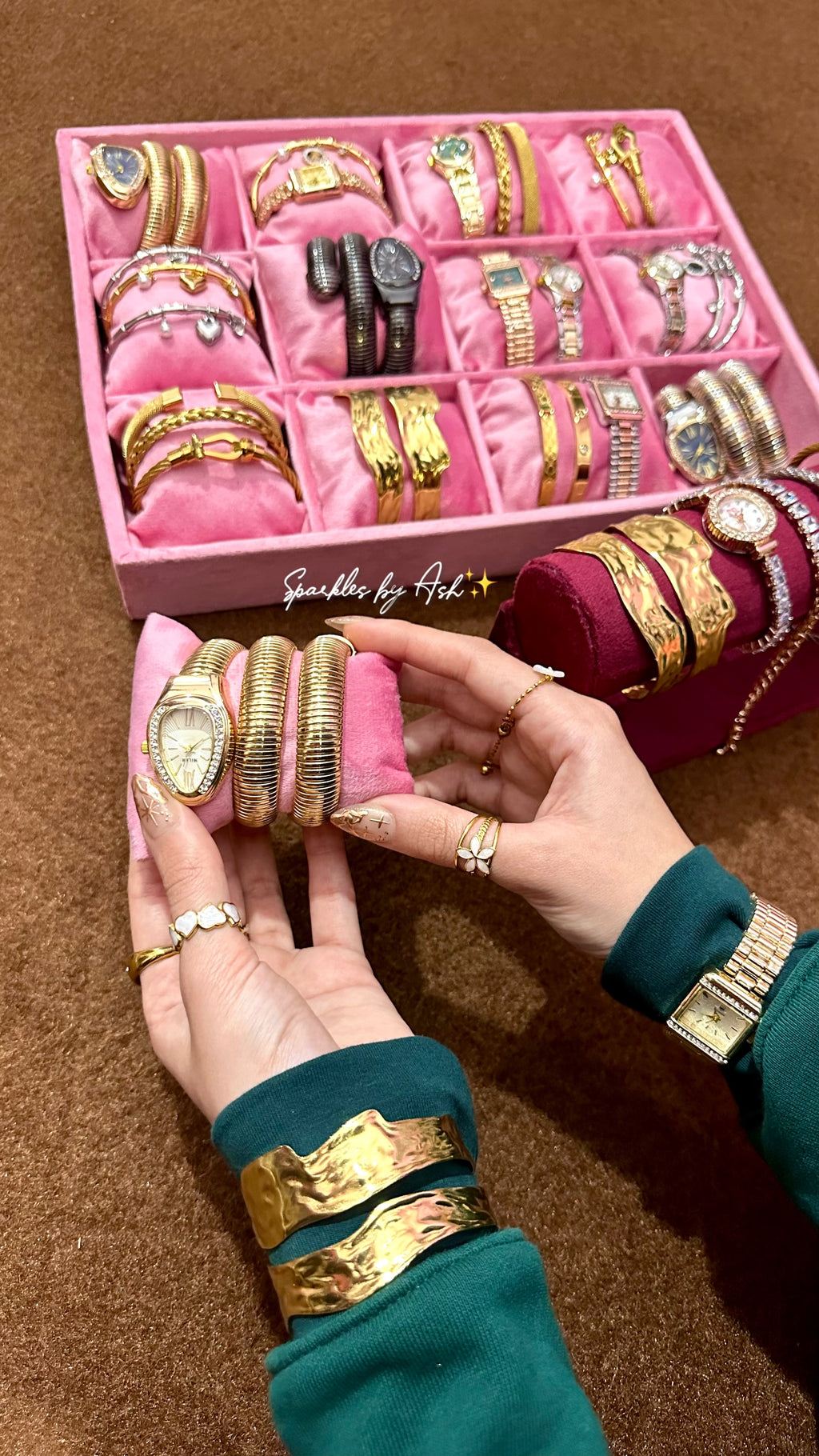 Luxury ribbed Snake watch