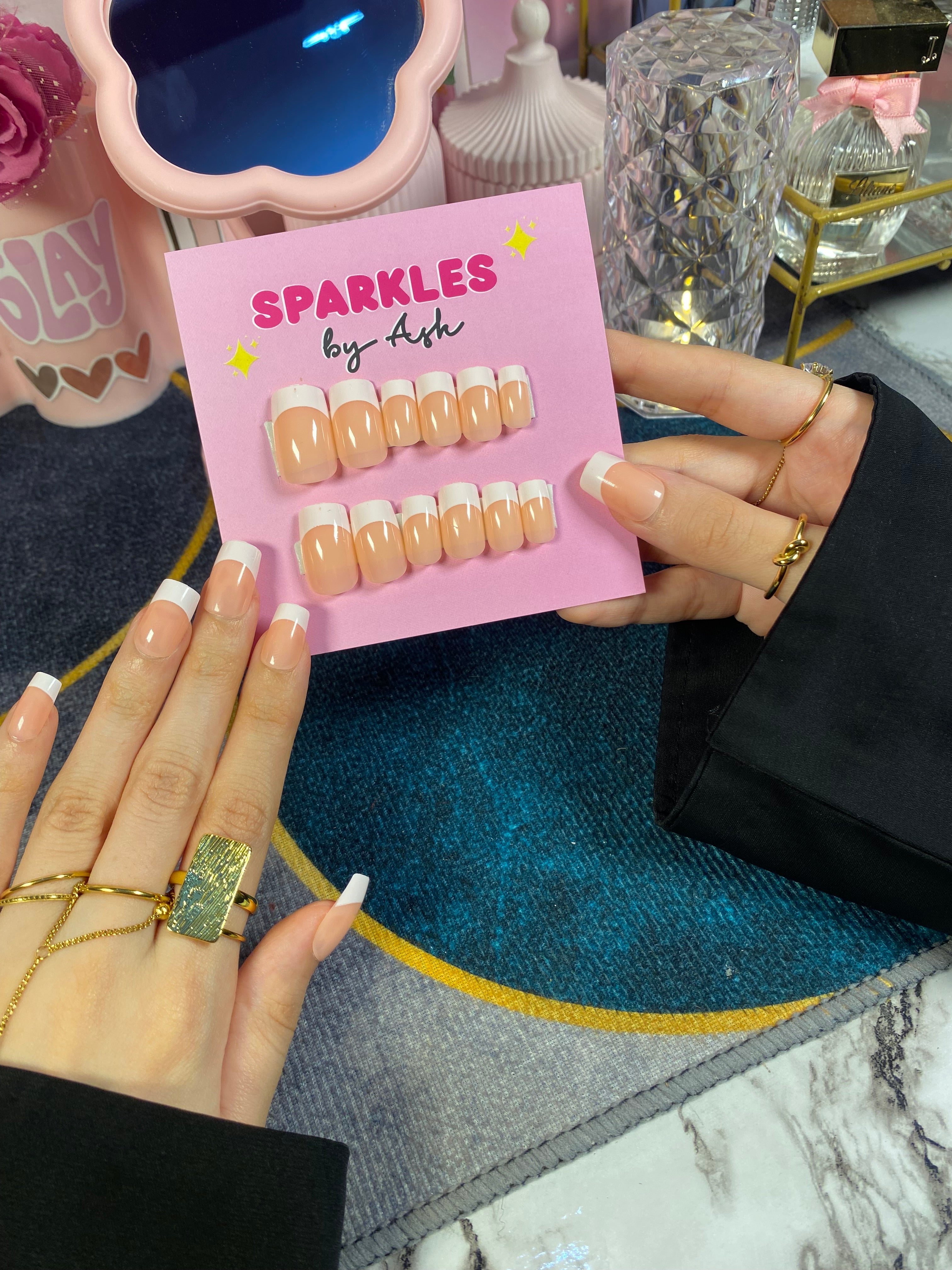 French nails💅(free application kit)