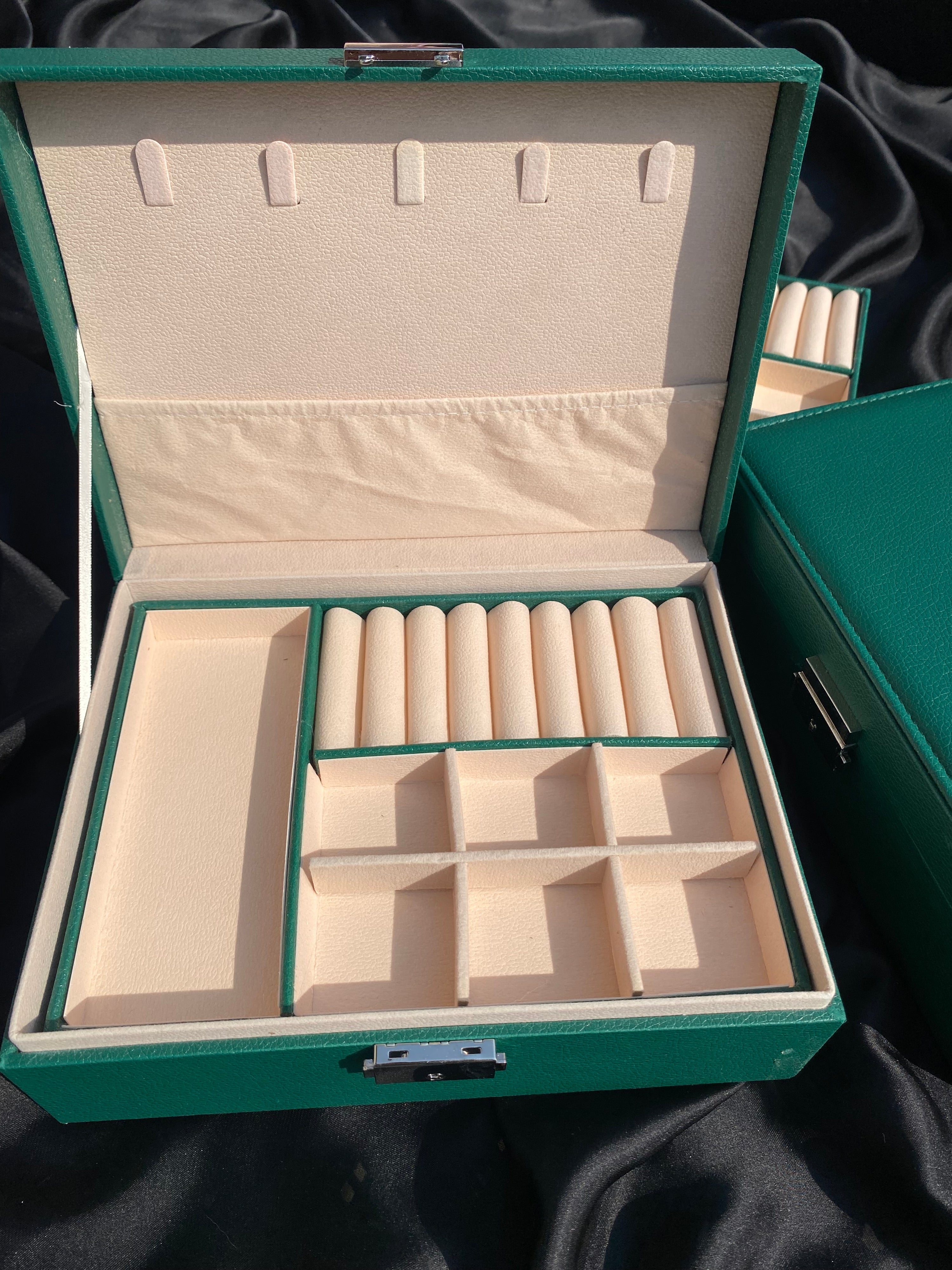 Dual - layer jewellery box with lock 🎀( green )