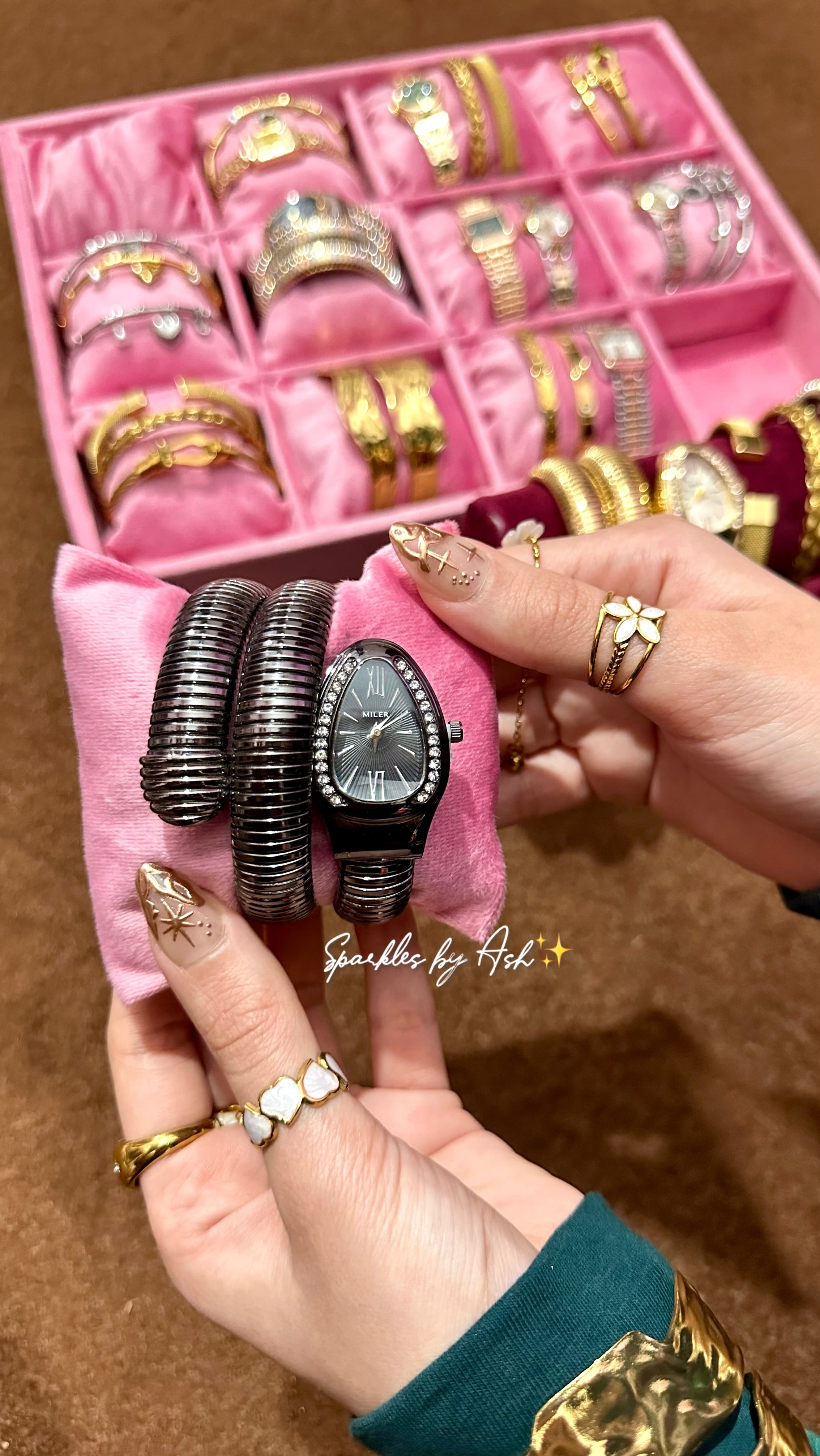 Luxury ribbed snake watch