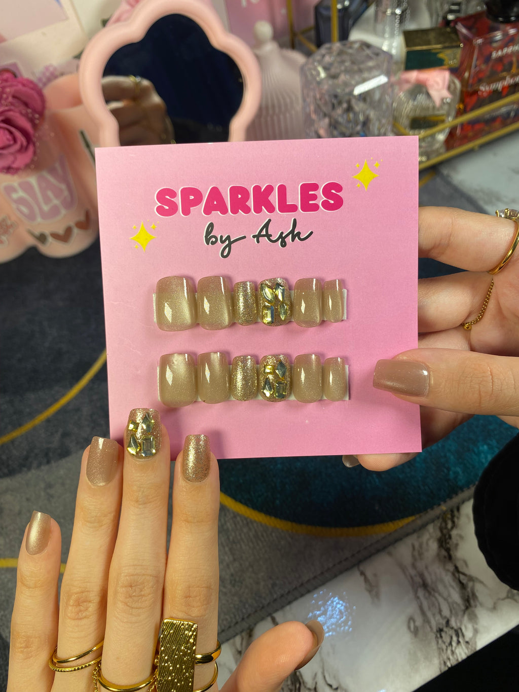 Shimmery cat eye nails 💅( free application kit )