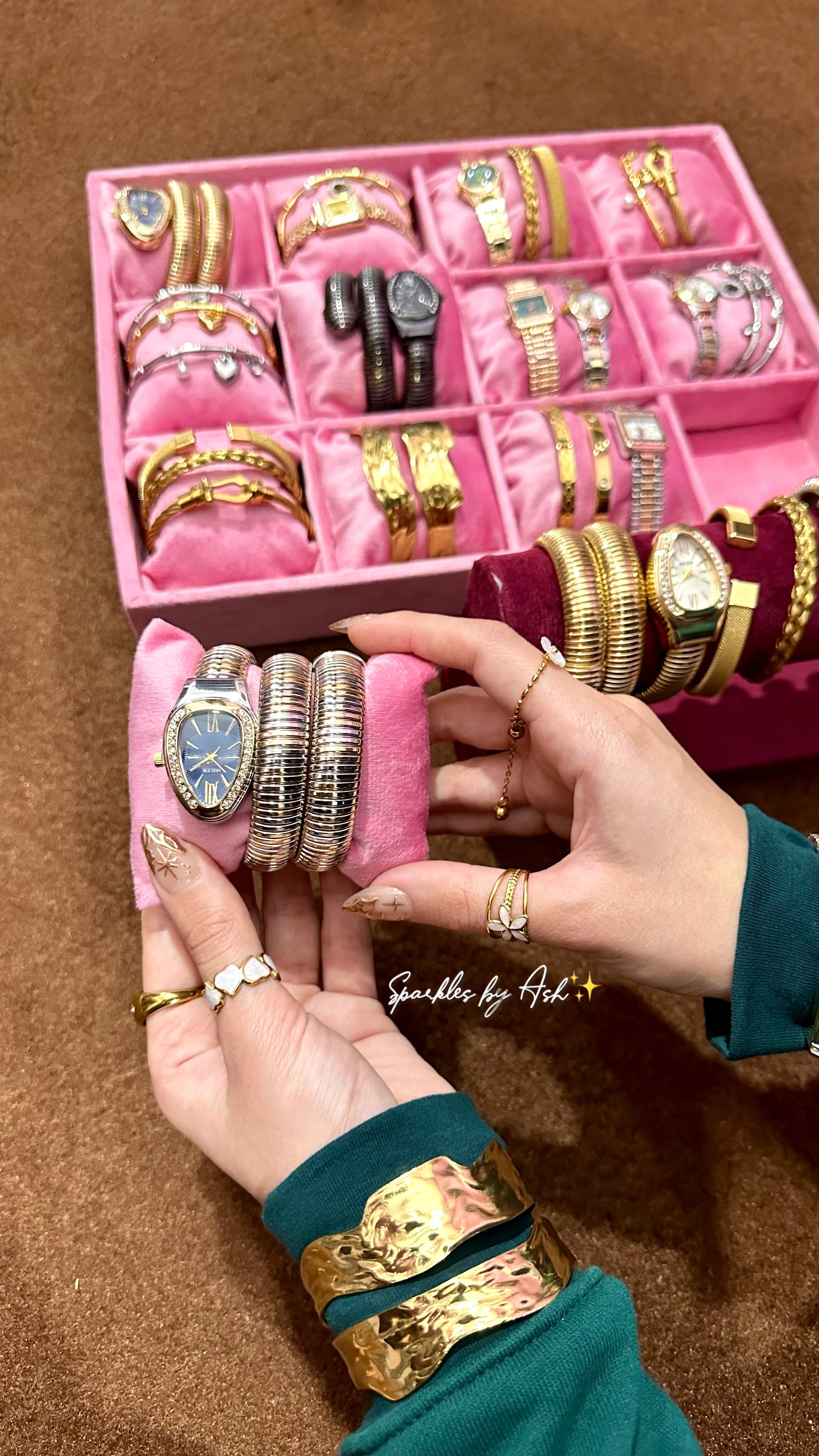 Luxury ribbed snake watch