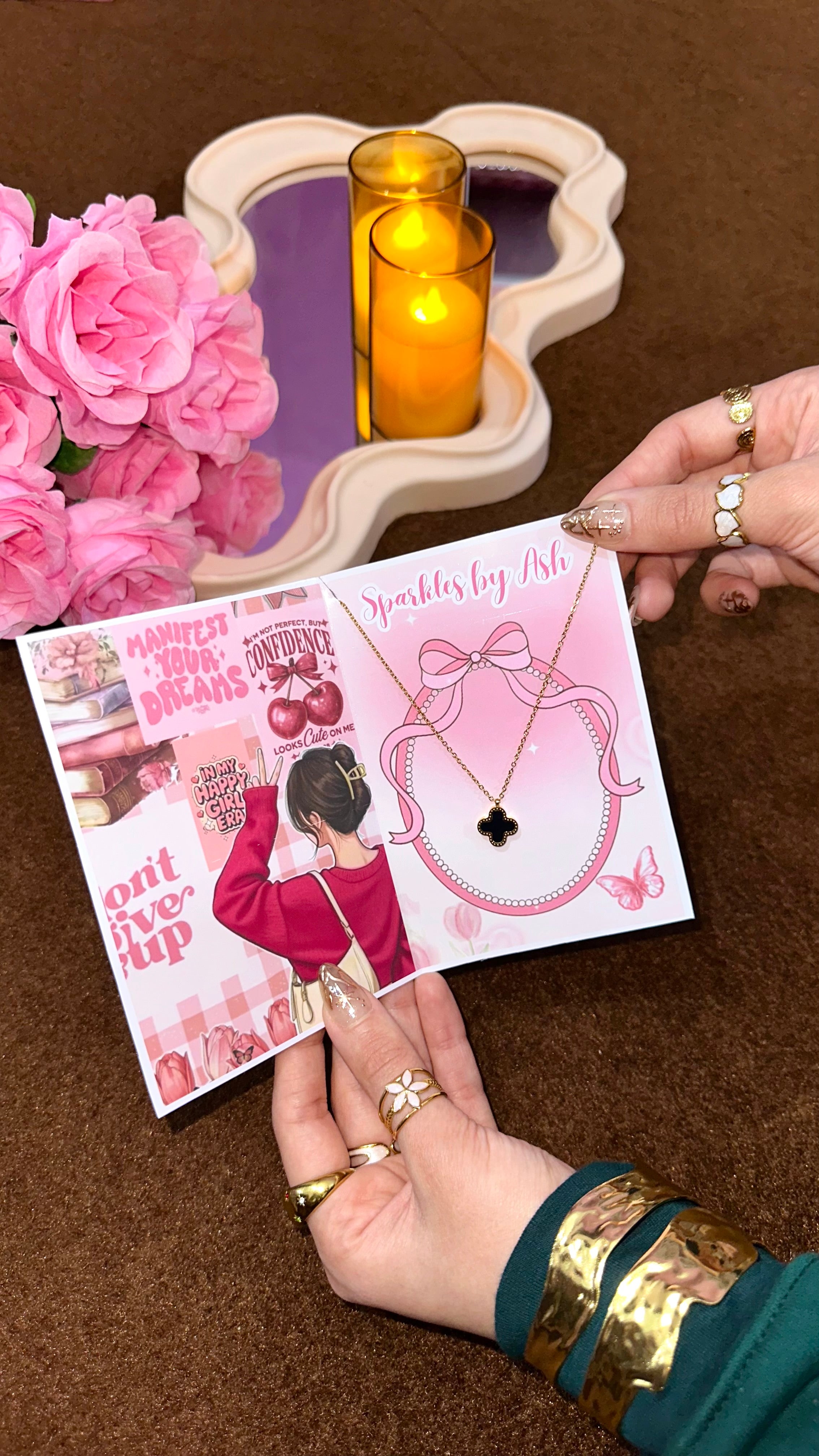 Double sided clover black and white