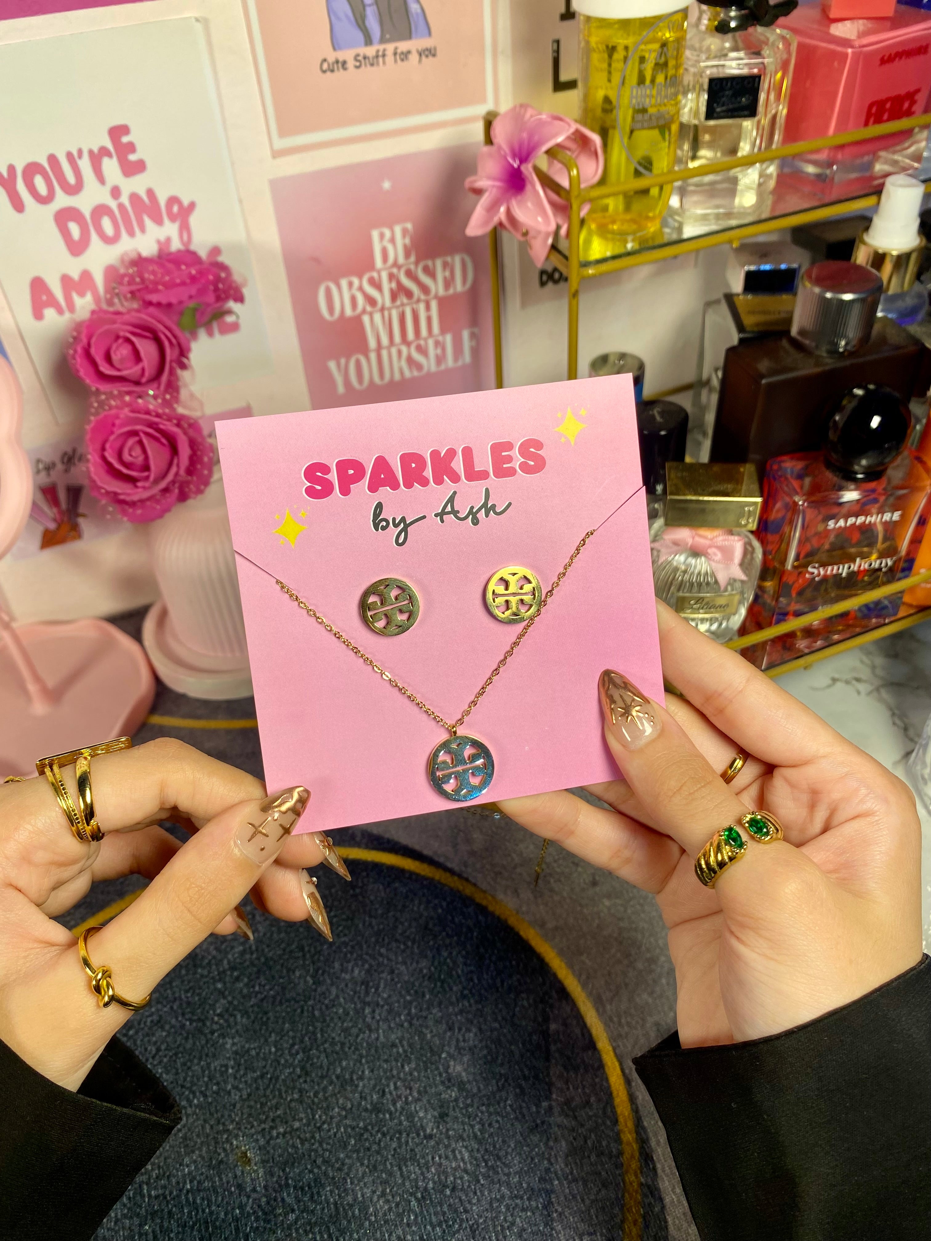 Tory burch set ( necklace + studs )