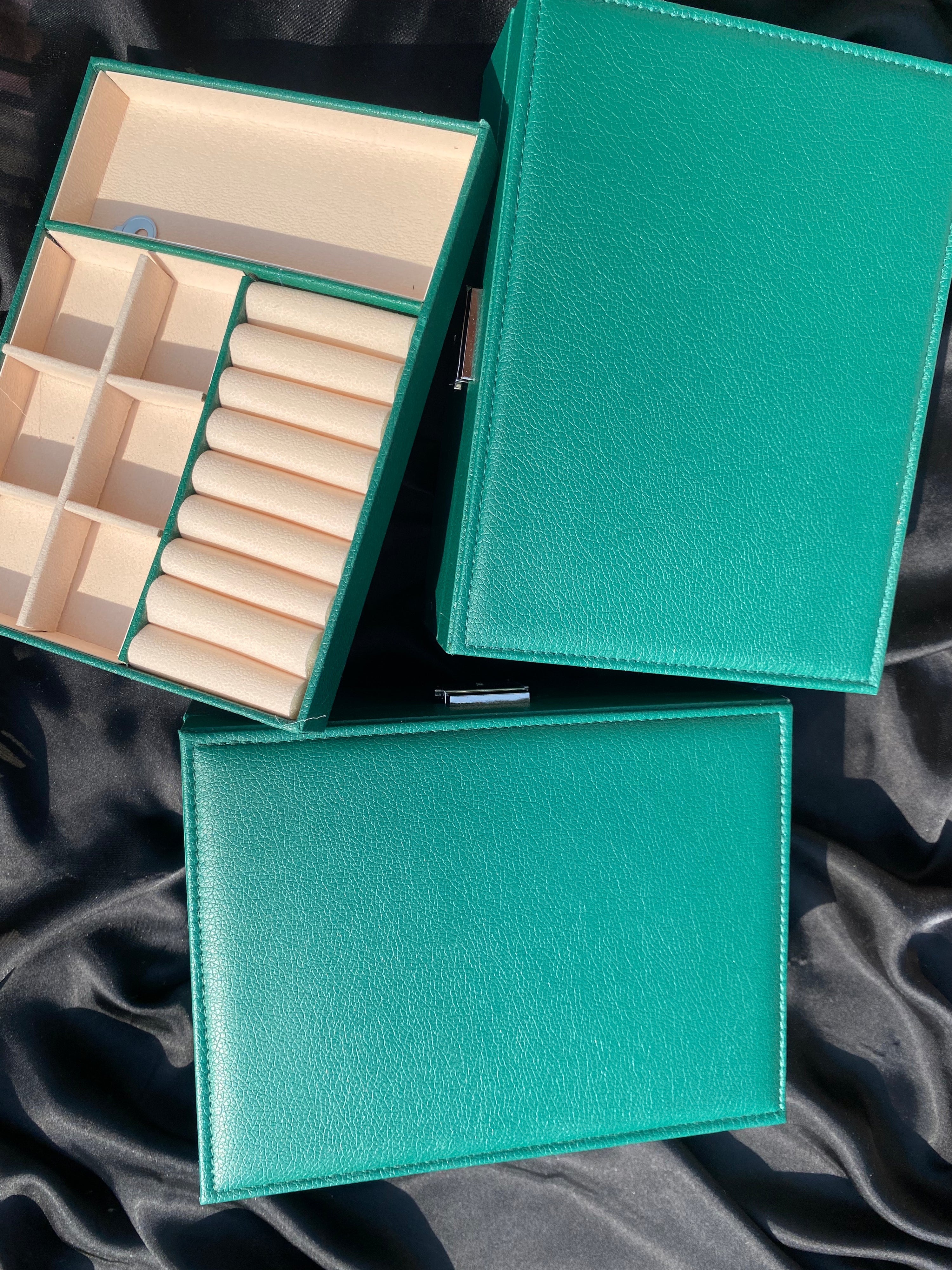 Dual - layer jewellery box with lock 🎀( green )
