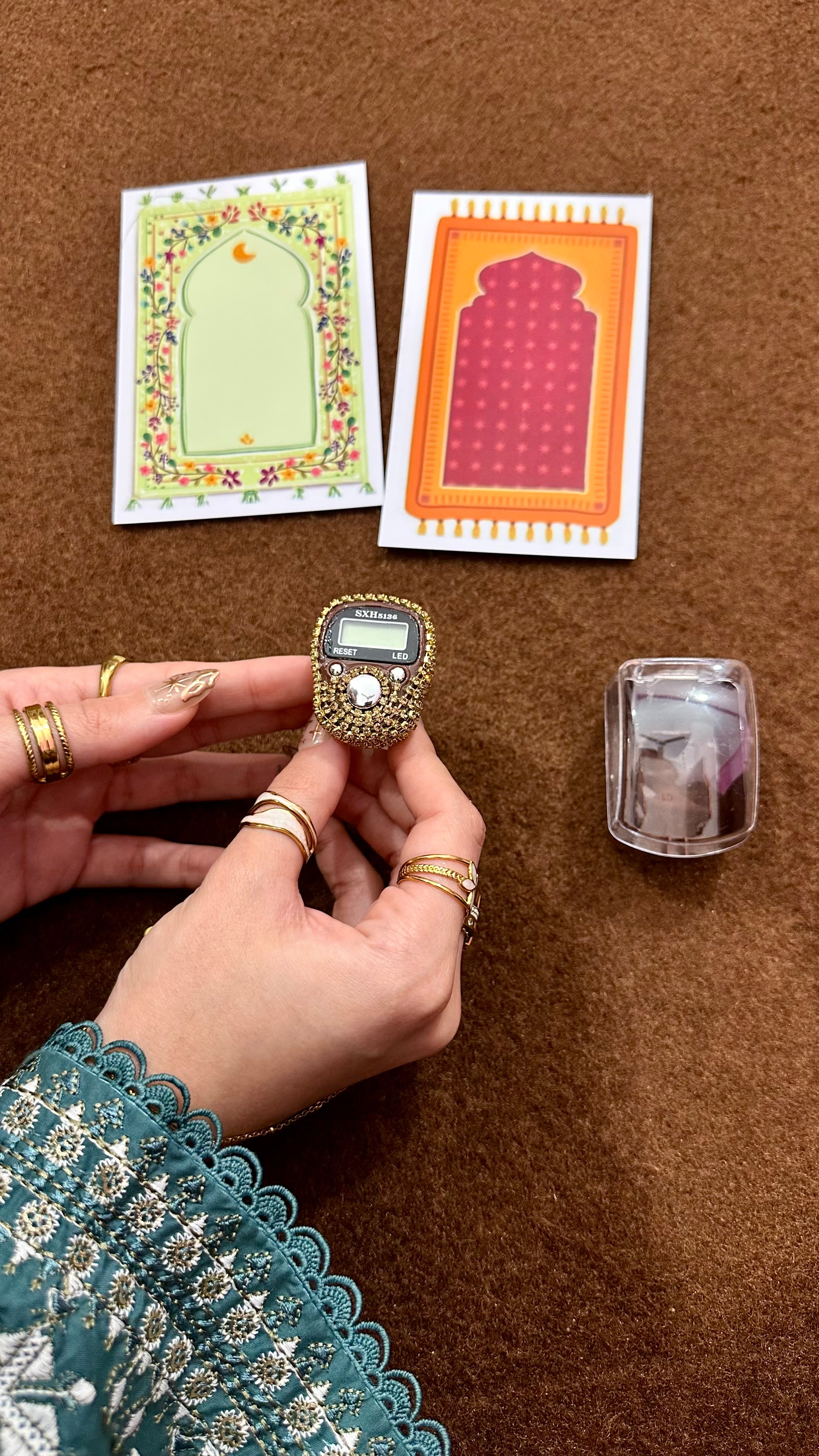 Diamond glow tasbee brown✨