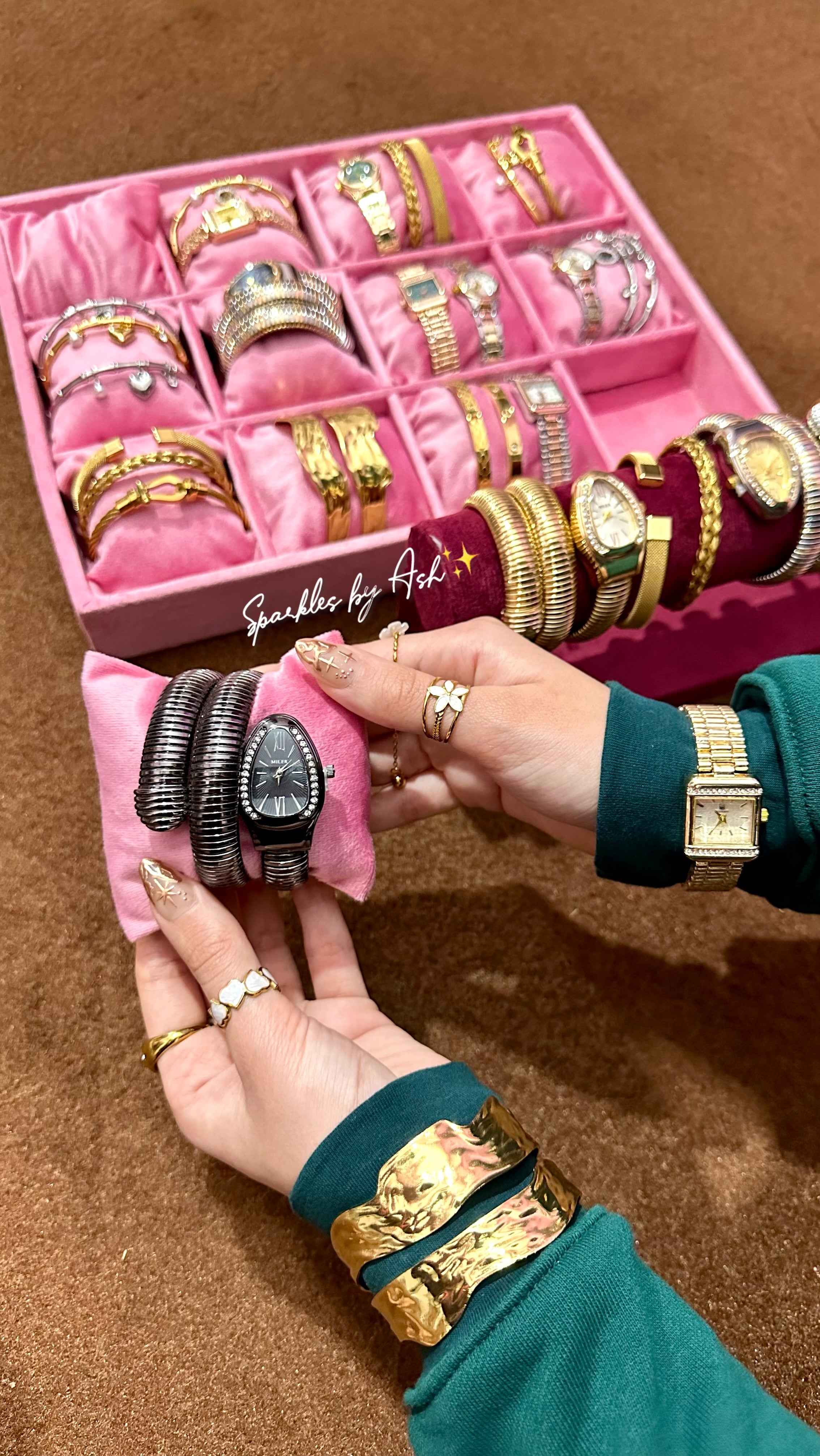 Luxury ribbed snake watch