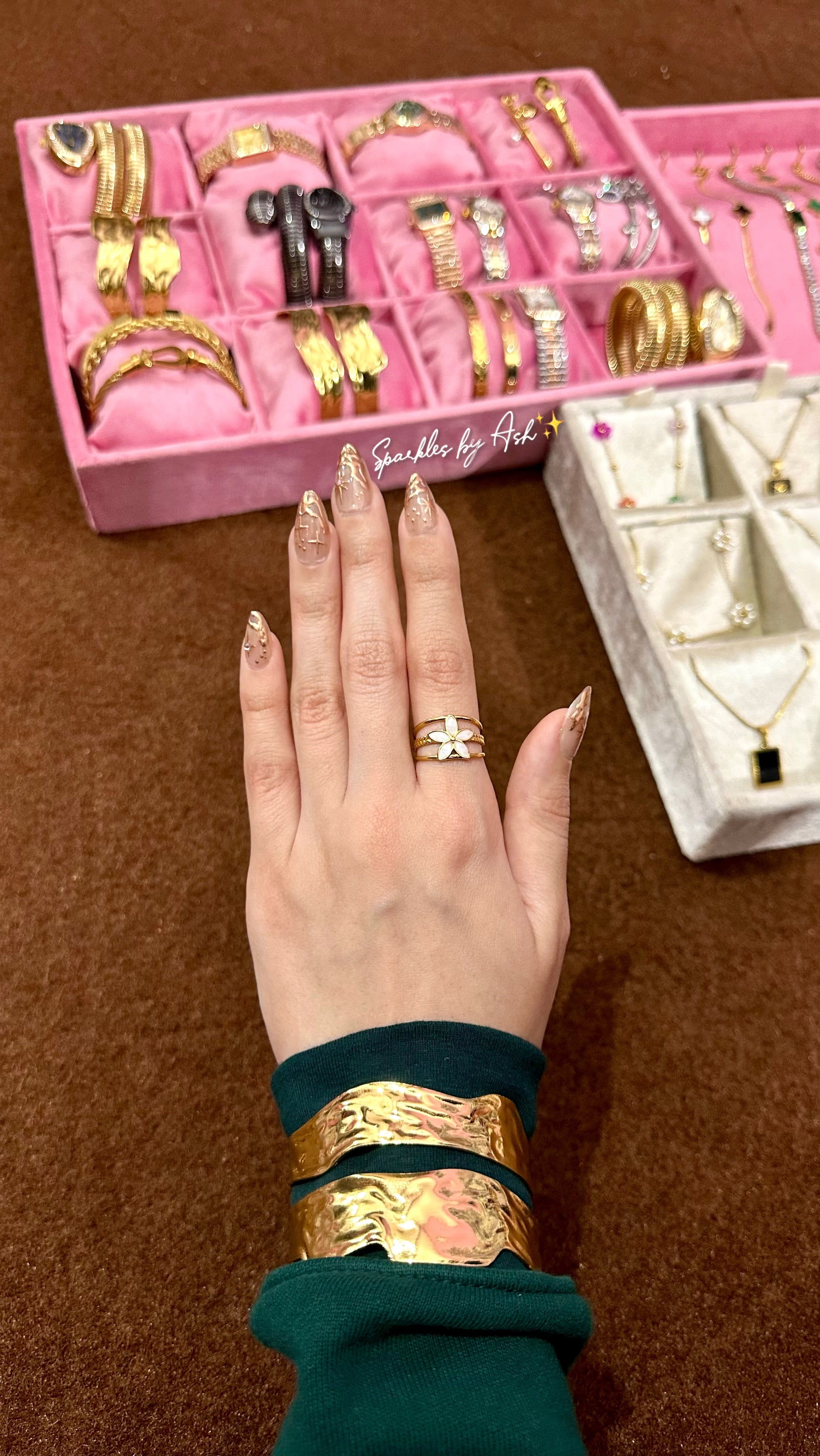 Elegant flower ring adjustable