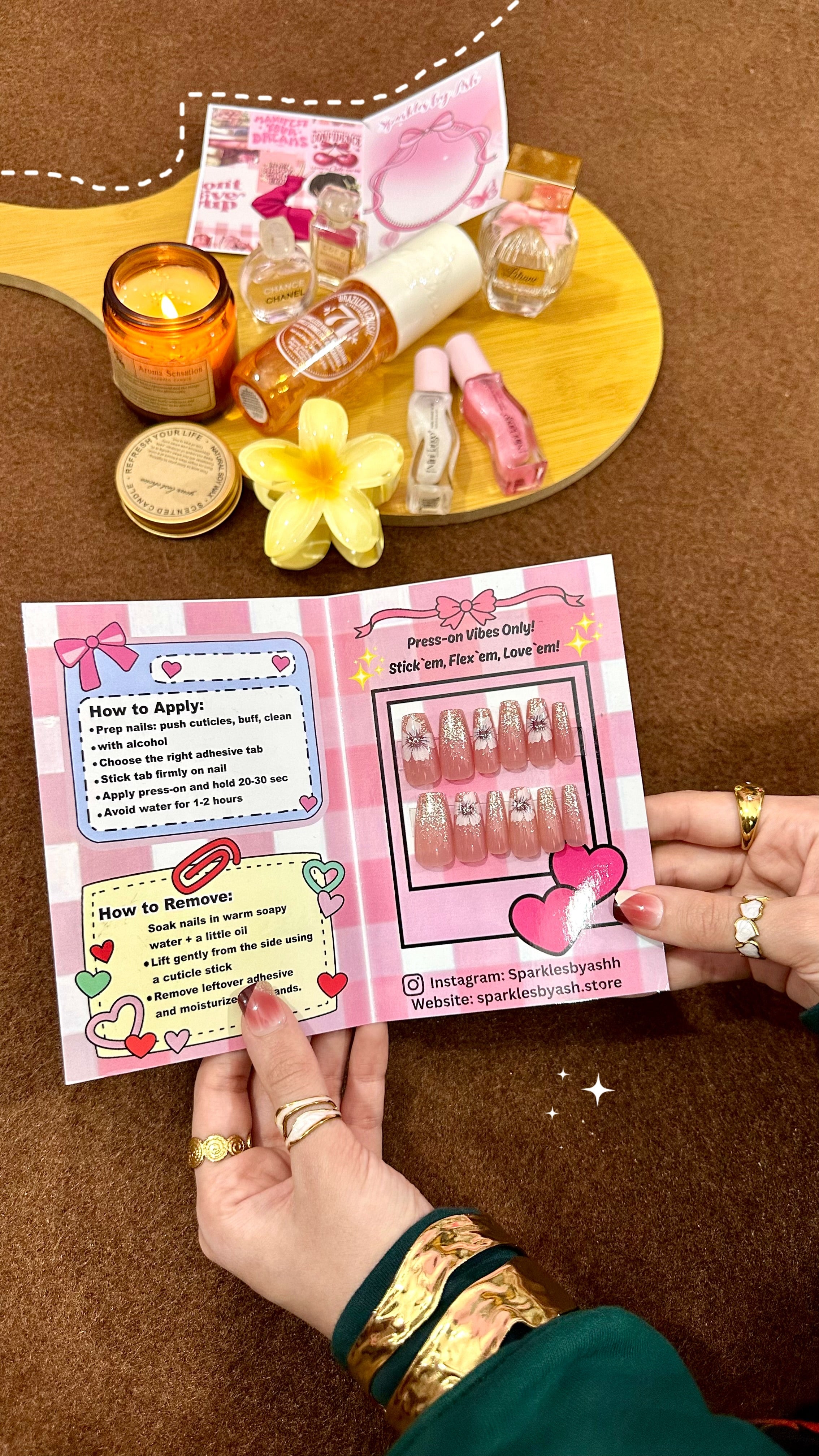 Glittery floral nail set 💕