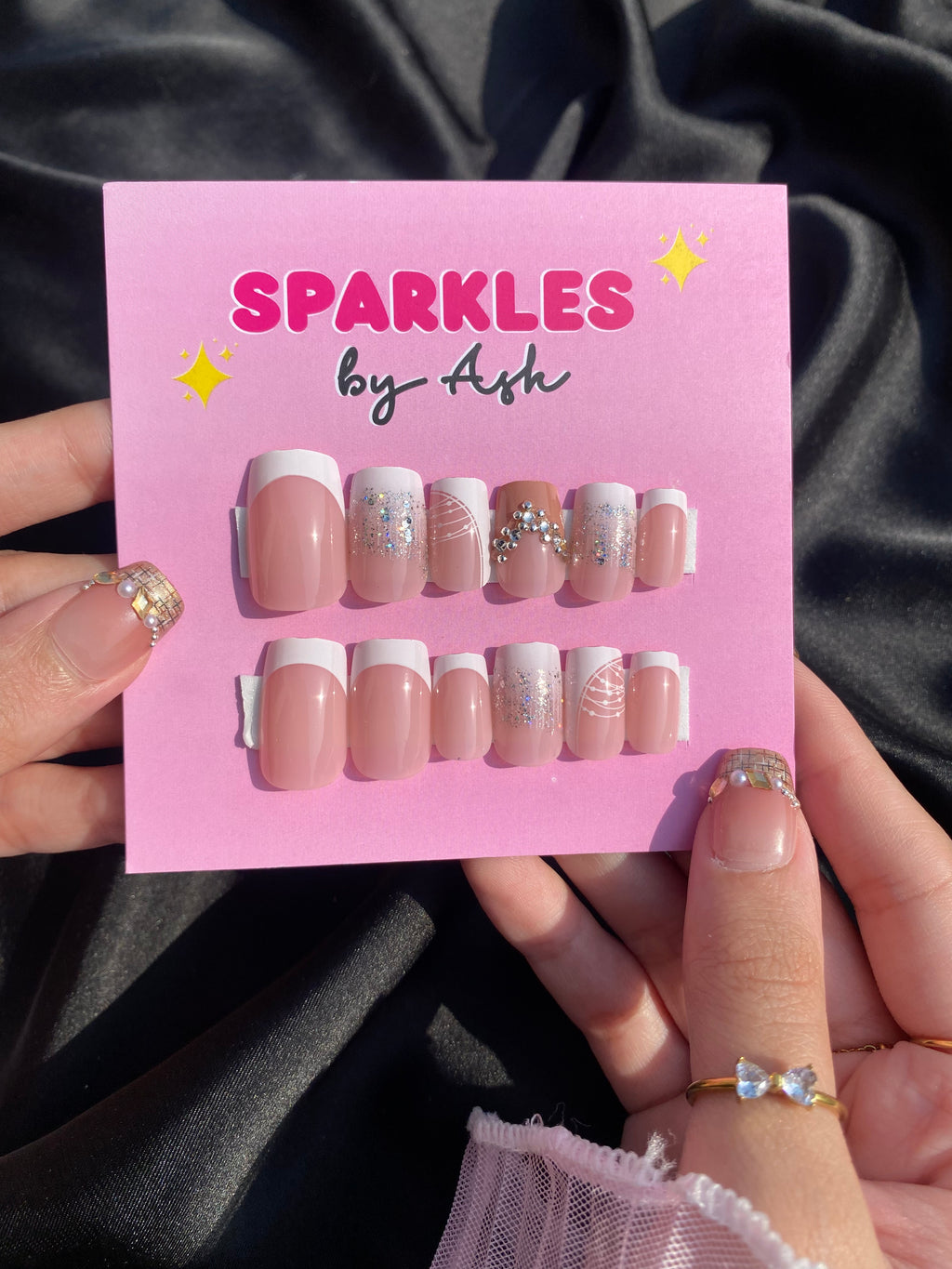🌷Diamond dust french nails- free application kit