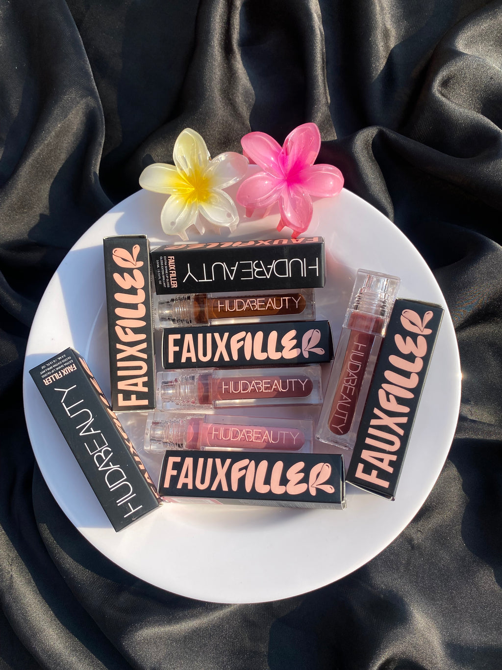 Huda beauty fauxfiller extra shine gloss 🎀