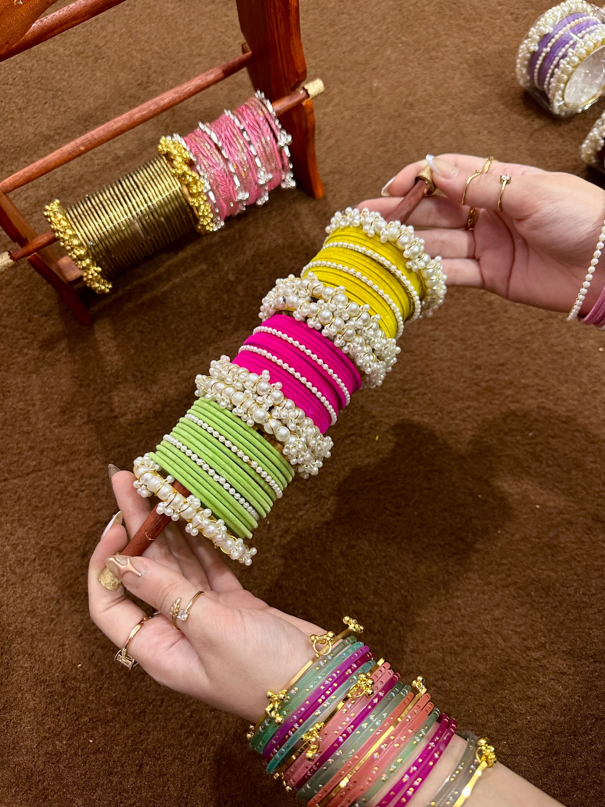 Viral gajra churi sets🌙✨2.4 size
