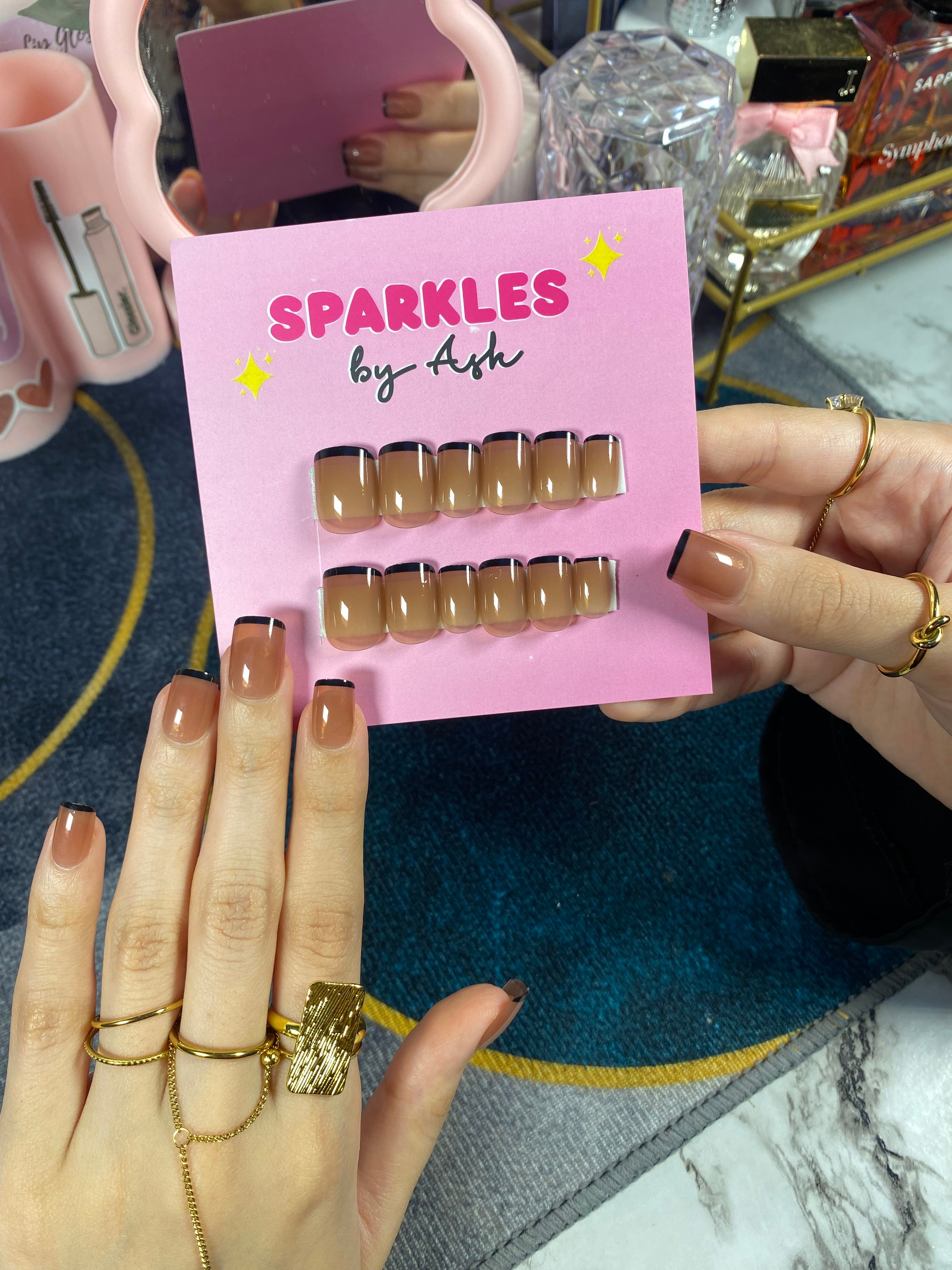 Nude n black nails 💅 ( free application kit )