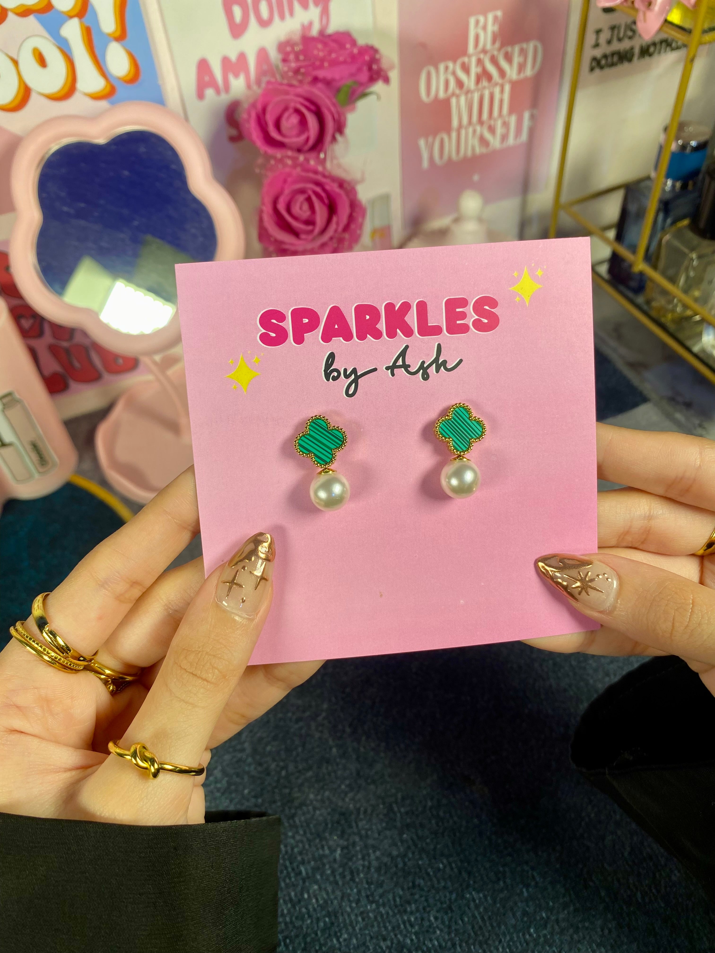 Pearl Clover studs 🎀 ( green )